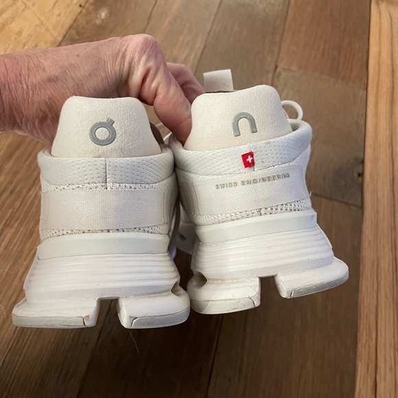 On Cloud CloudTec White athletic shoes Wm 7.5 - Picture 8 of 10